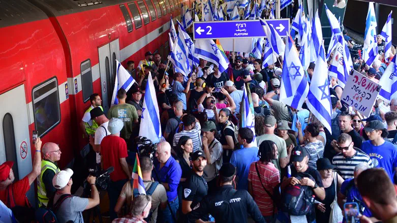 demonstration at train station