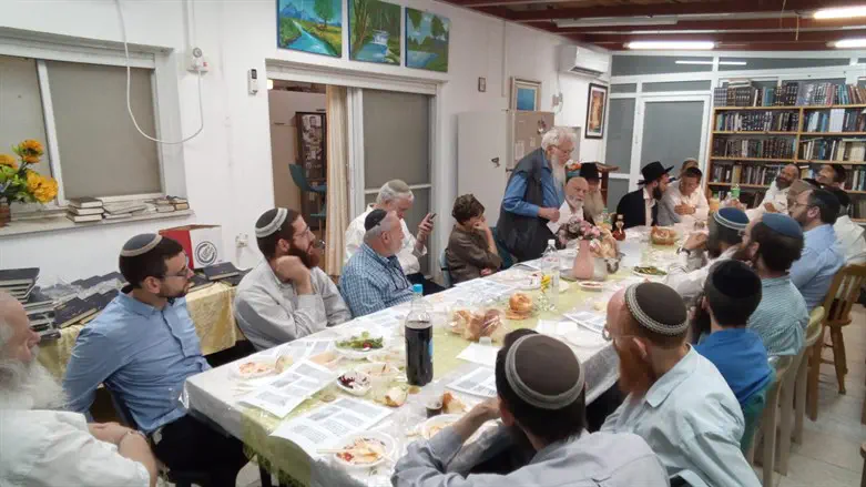 פרופ' ישראל אומן נושא דברים לזיכרו של בנו שלמה הי"ד