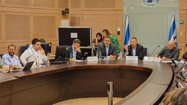 הדיון בוועדה