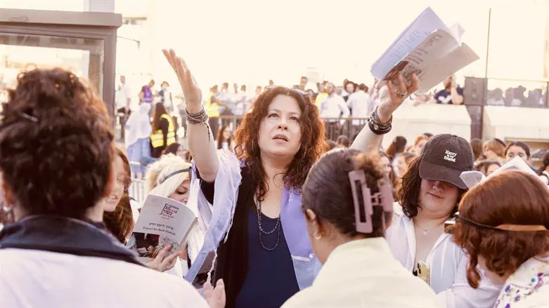 Neshama Carlebach at the Western Wall