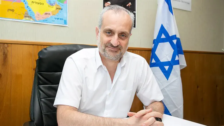 ד"ר עמנואל נבון