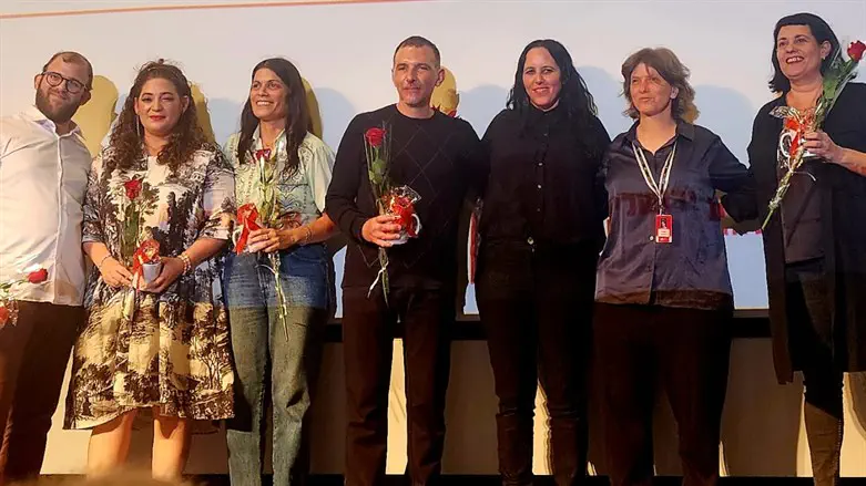 יוצרי הסרט "שלושתנו"