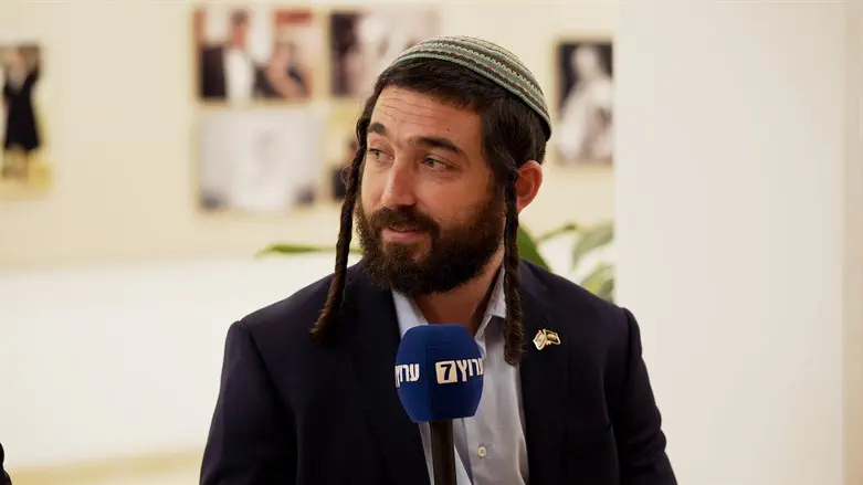 צבי סוכות