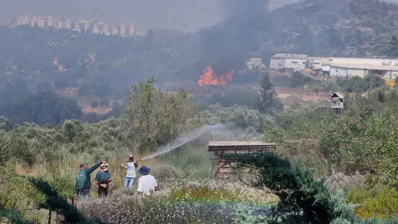 Fire blazes in the Jerusalem hills