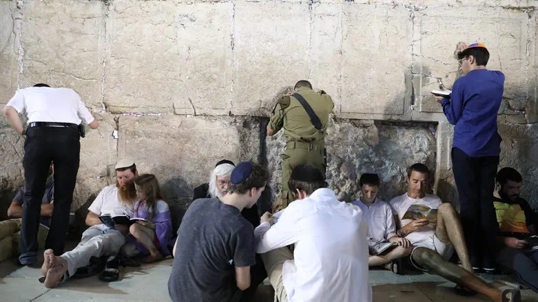 תשעה באב בכותל המערבי