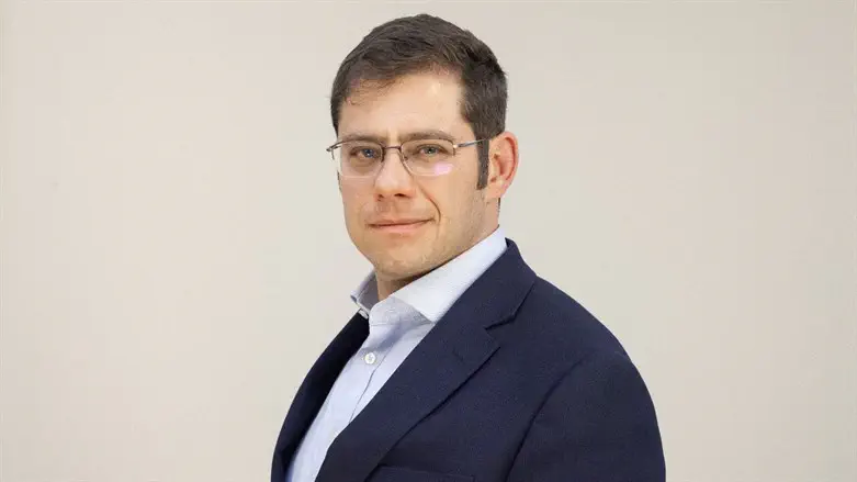 פרופ׳ יוג׳ין קונטרוביץ׳