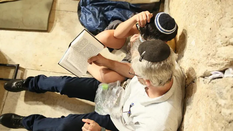 תשעה באב בכותל המערבי