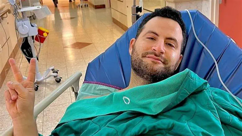 גיא הוכמן בדרך לניתוח