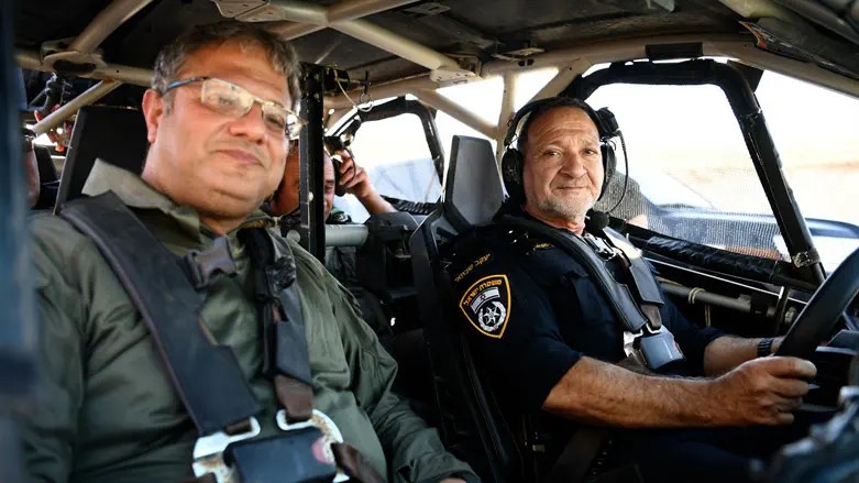 איתמר בן גביר עם קובי שבתאי