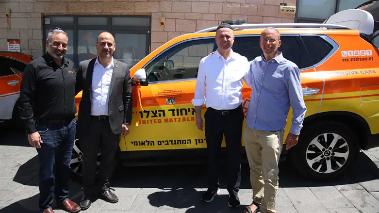 (L-R) UH VP of Operations Dov Maisel, CEO Eli Pollack, Avi Tobas and Rabbi Leo Dee