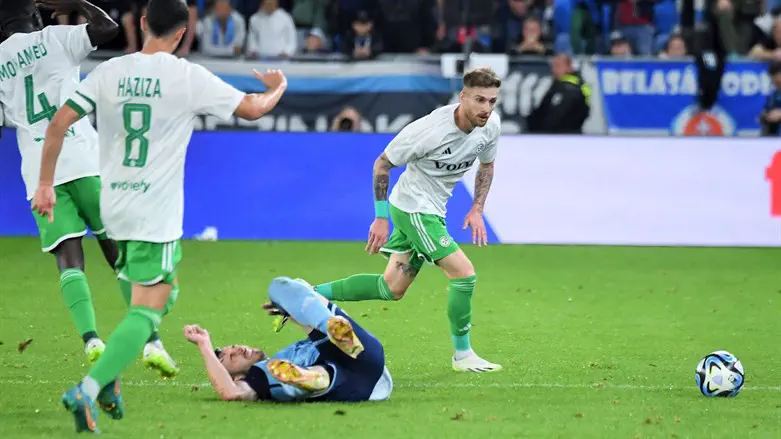 שחקני מכבי חיפה הערב בסלובקיה