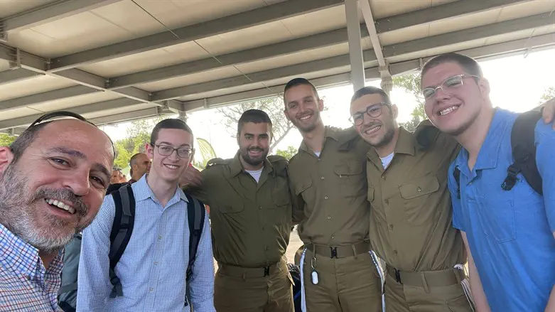 החיילים עם הרב וינקלר