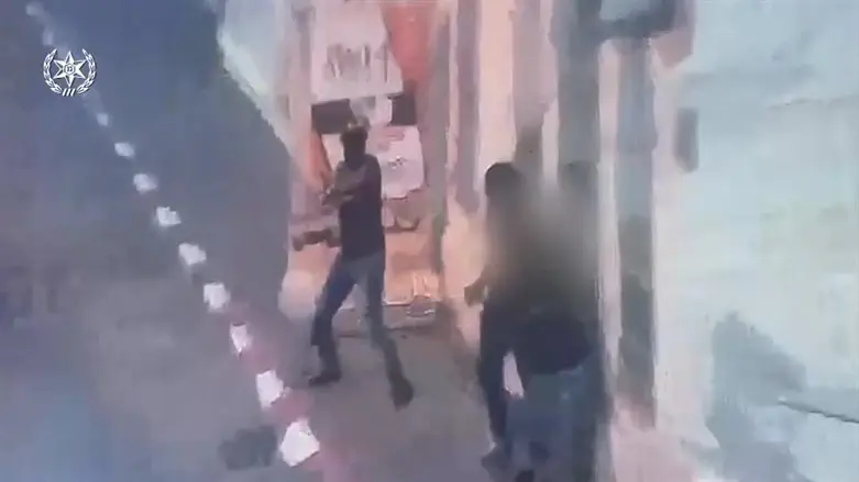 Злоумышленники забрасывают камнями гробницу праматери Рахели