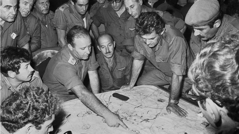 רמטכ''ל יום כיפור דוד אלעזר בהתייעצות בפיקוד צפון