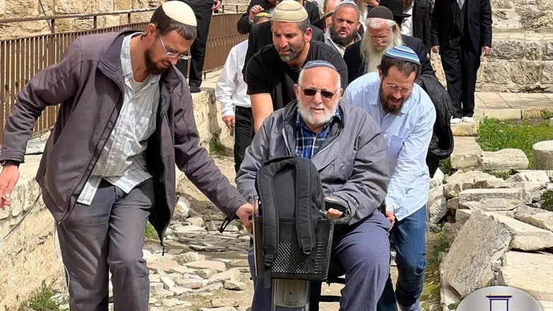 מבקרים בהר הבית טרם הנגשה