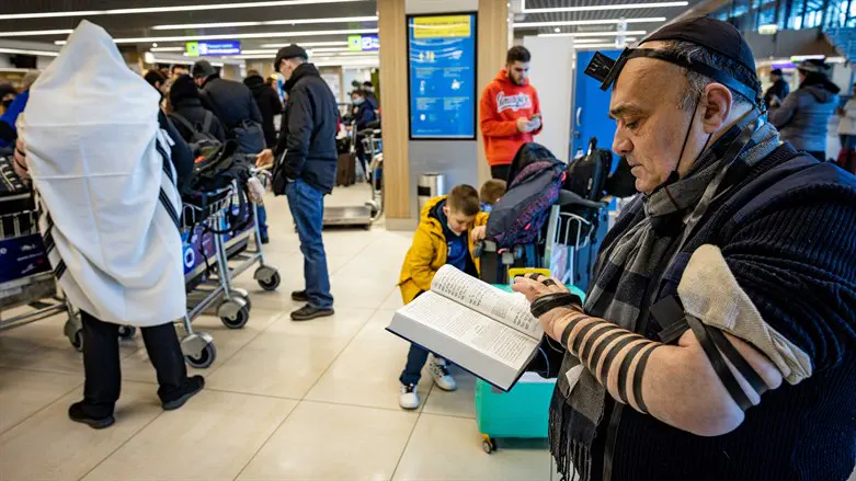 החיים במדינה מסורתית משפיעים על הדור הצעיר. אילוסטרציה