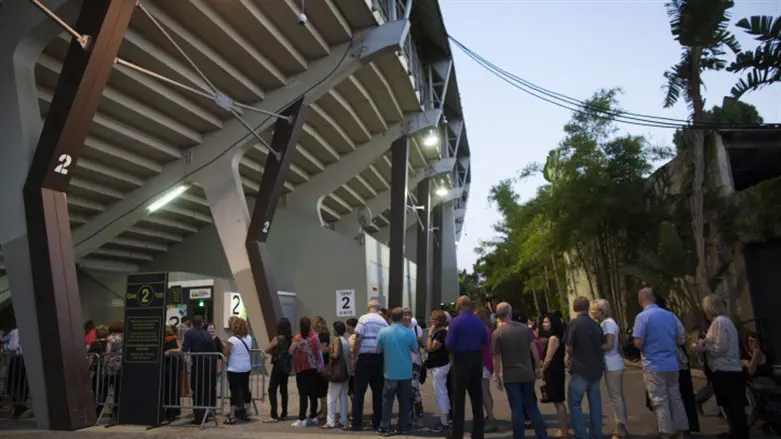 שוב הדרת אוהדים דתיים במגרשי הכדורגל (ארכיון)