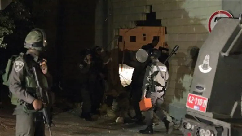 Сотрудник пограничной полиции (файл)