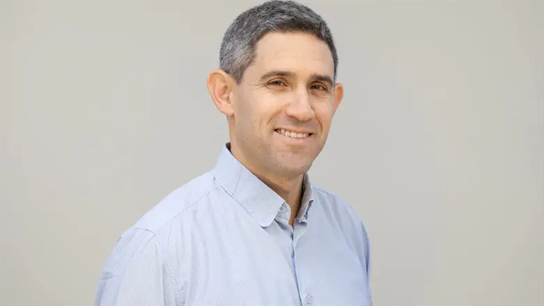 אברום תומר