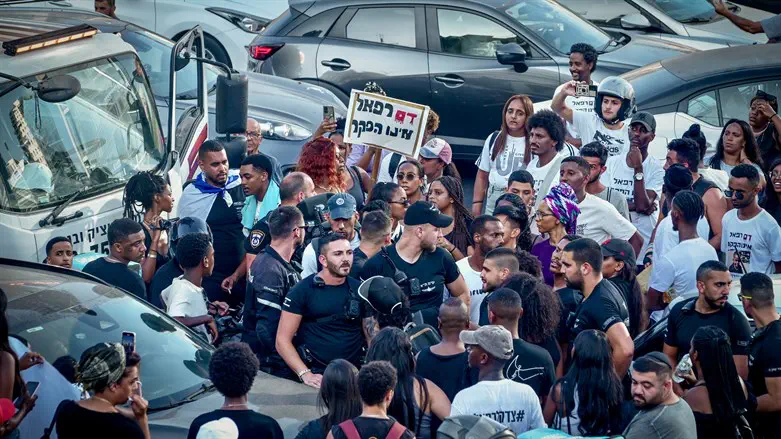 הפגנה לאחר מותו של רפאל אדנה