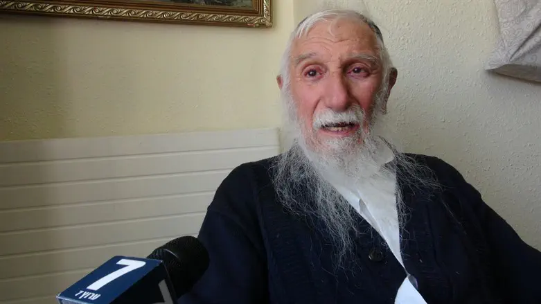 מי יחליף את הרב אברהם שלוש?