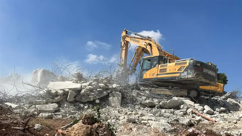 הריסות מבנה ערבי