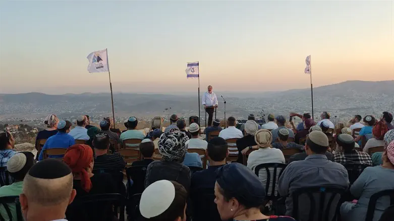 ישיבת אמ"ש - אלון מורה