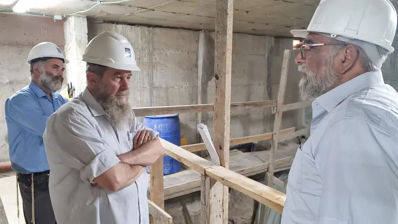 אבי מעוז בסיור