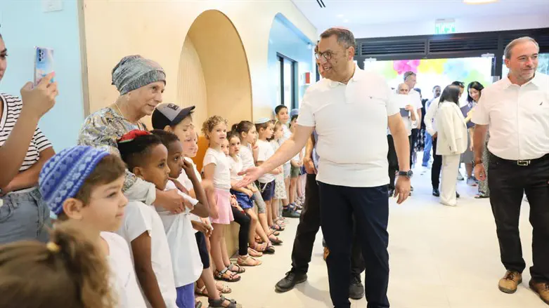 ראש העיר ליאון בפתיחת שנת הלימודים