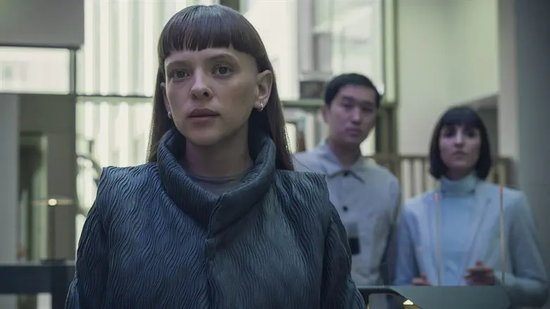 שירה האס ב'הגופה'