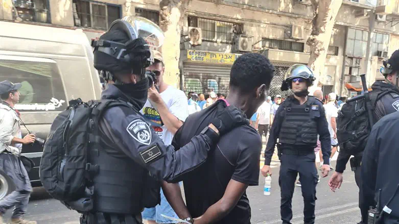 המהומות בתל אביב