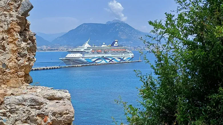 קראון איריס באלניה- תורכיה