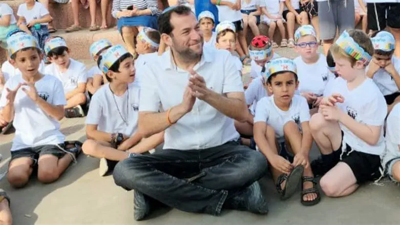 יוסי דגן בפתיחת שנת הלימודים בממ"ד יקיר
