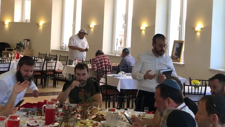 Некоторые из посетителей могилы Алтер Ребе