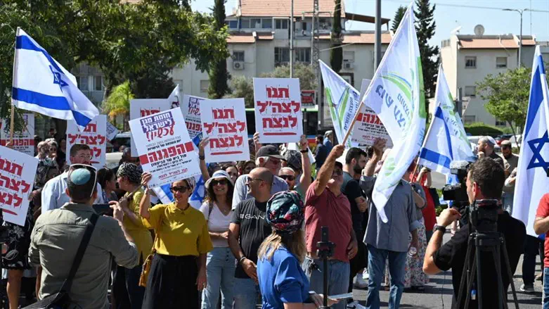 כל עוד הפקודות טקטיות בלבד, אין להן תוחלת. הפגנת ימין