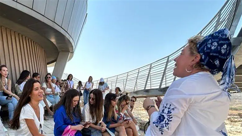 נטלי דדון בבנימין