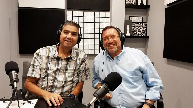 הרב צבי קורן ודודו סעדה