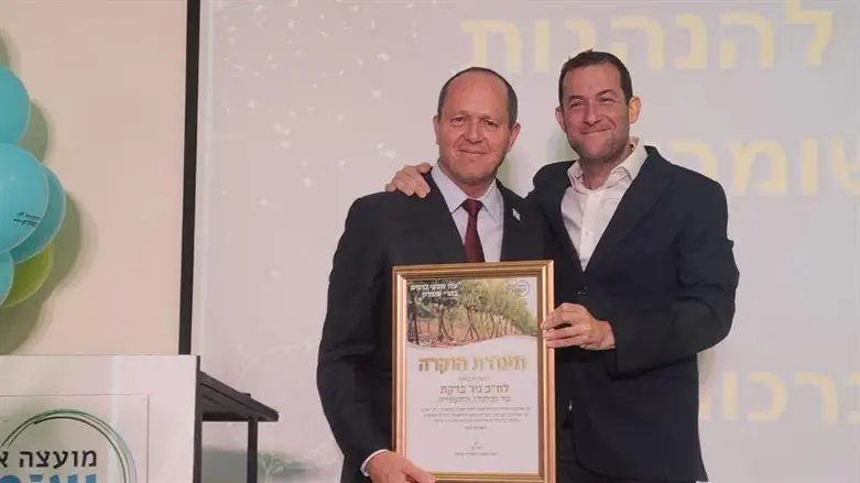 יוסי דגן וניר ברקת