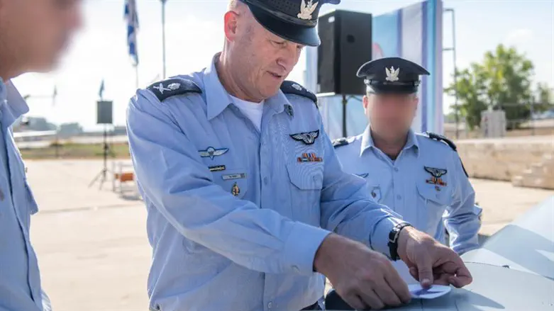 חונכים את כלי הטיס החדש