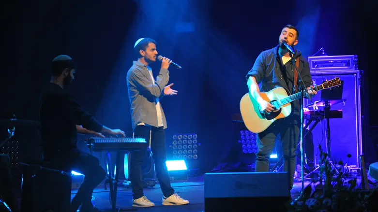 נתנאל נגר עם ישי ריבו