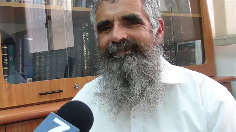 Раввин Юваль Шарло