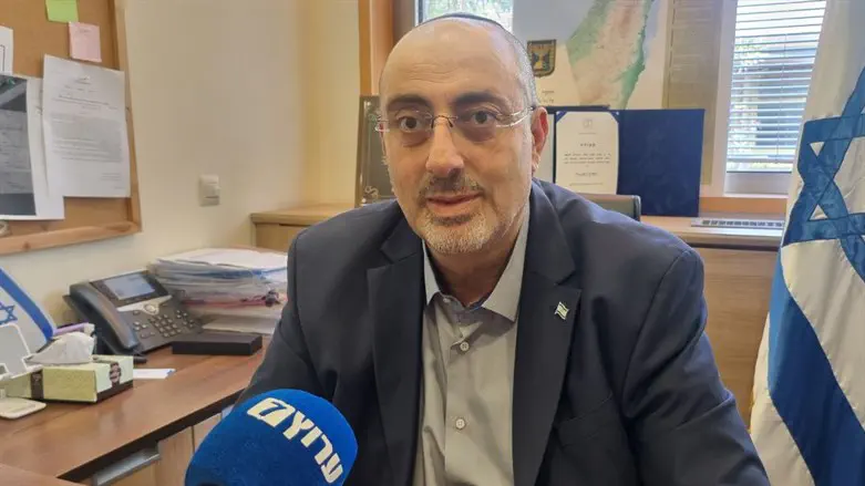 Нисим Ватури