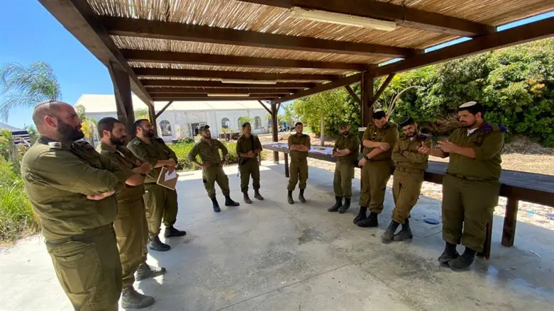 סוכה, הרבנות הצבאית. אילוסטרציה