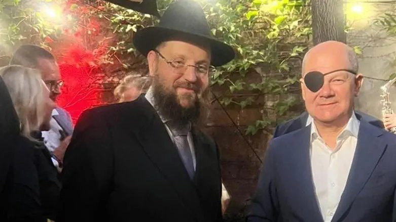 הרב טייכטל והקנצלר שולץ