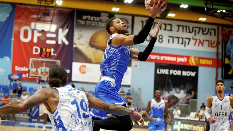 רמת גן הערב מול הרצליה. עשתה היסטוריה