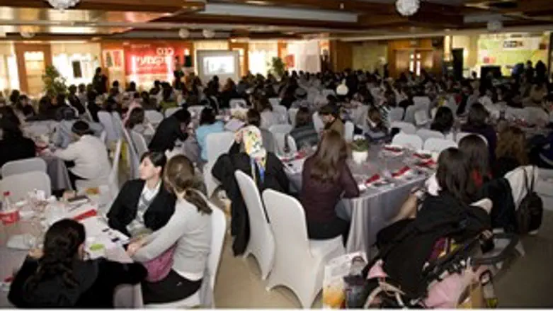 בתים ועיצובים 2010, 200 אדריכליות חרדיות