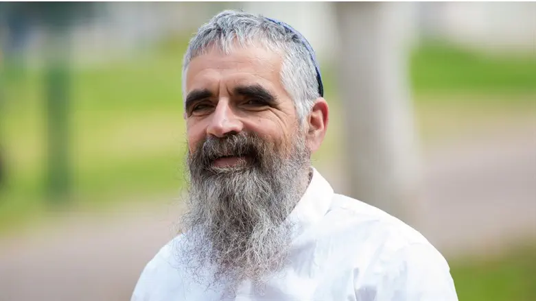 Раввин Юваль Шарло