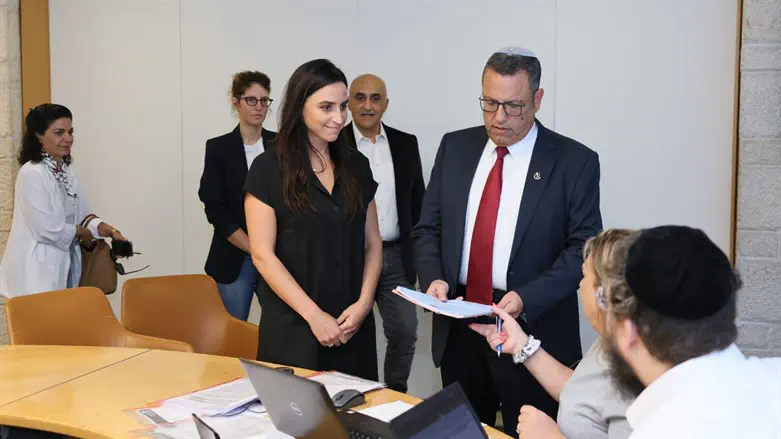 הגשת הרשימה