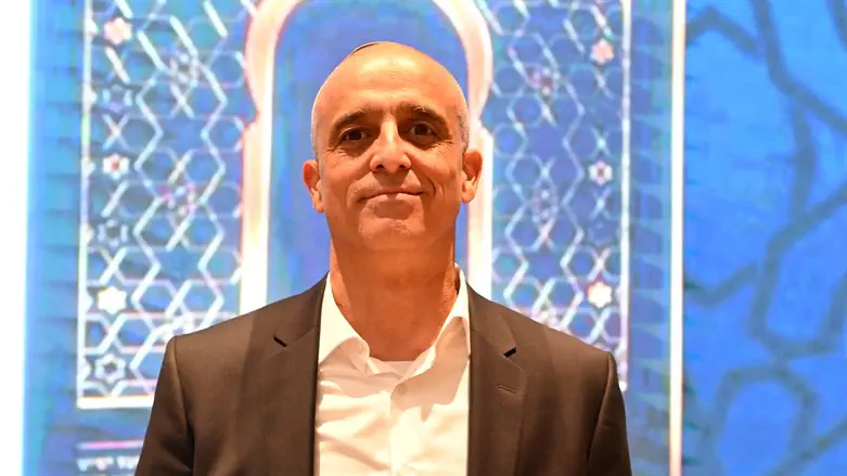 מישאל ועקנין