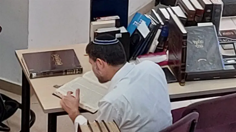 סמוטריץ' לומד